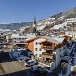 Tauern Mitterwirt Kombi Penthouse Daire *