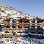 Tauern Mitterwirt Kombi Penthouse Lägenhet *